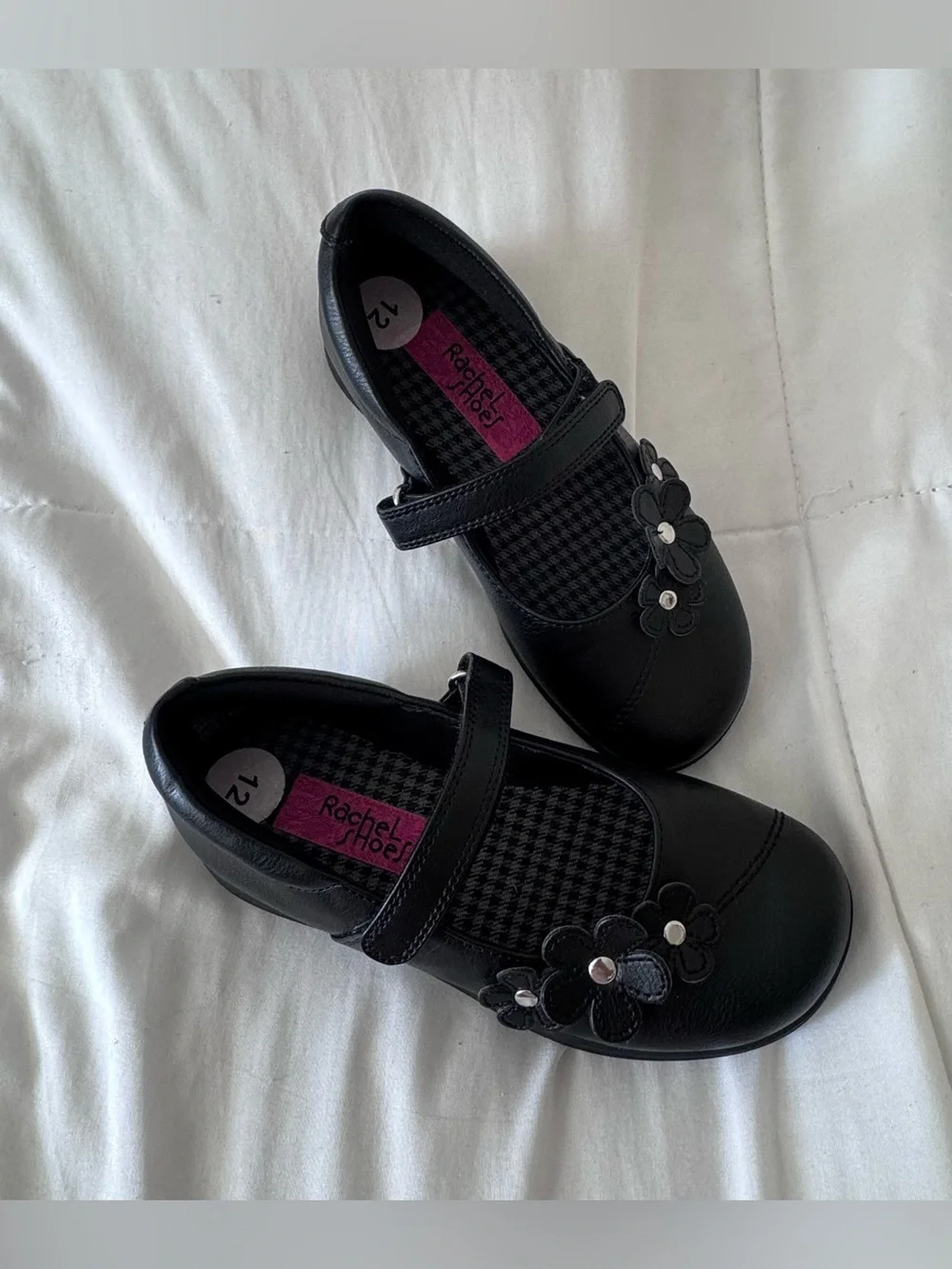 Rachel Shoes Black Girls' Mary Jane Dress Shoes with Flower Appliques